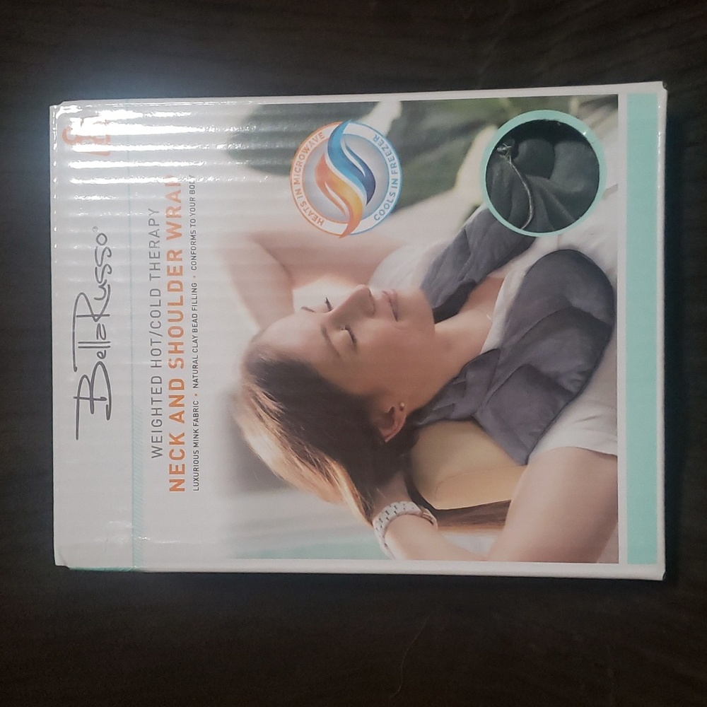 Weighted hot/cold therapy neck and shoulder wrap